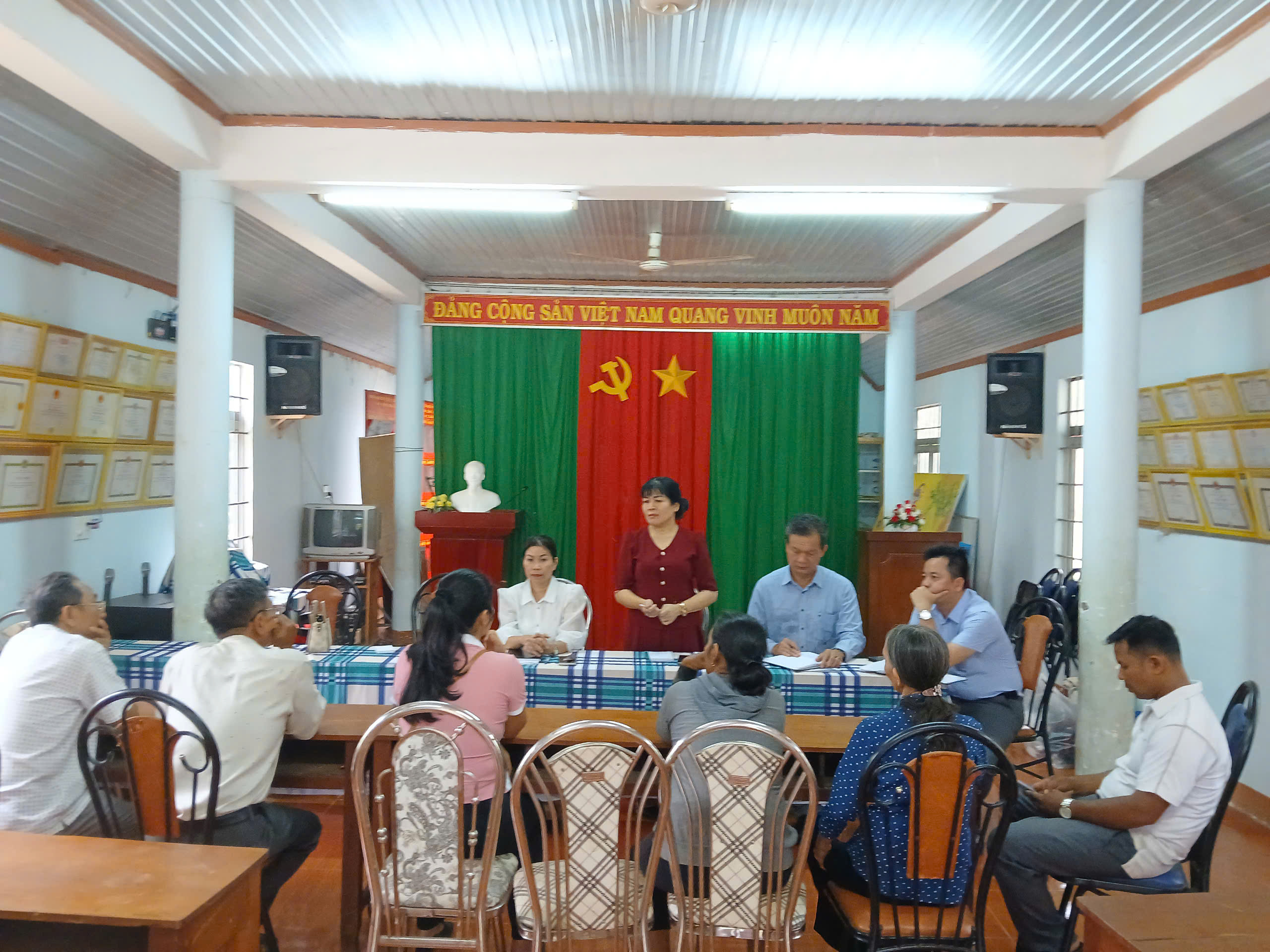 ... và buôn Tuôr, xã Hòa Phú, thành phố Buôn Ma Thuột;